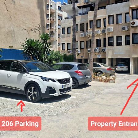 Lazaros Centre Apartment ลาร์นาคา ภายนอก รูปภาพ