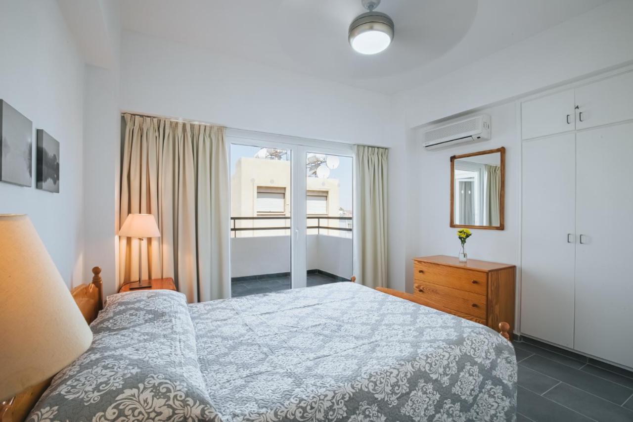 Lazaros Centre Apartment ลาร์นาคา ภายนอก รูปภาพ
