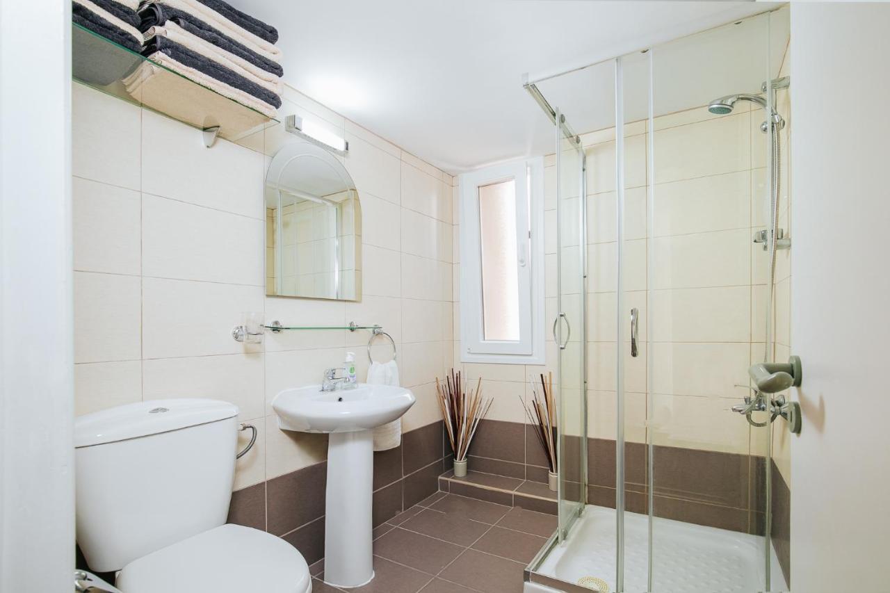 Lazaros Centre Apartment ลาร์นาคา ภายนอก รูปภาพ