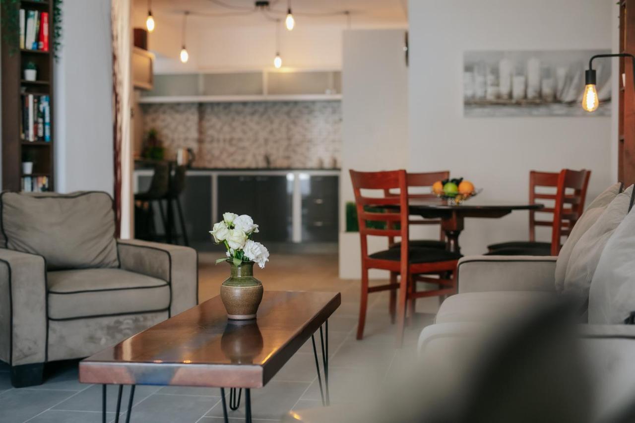 Lazaros Centre Apartment ลาร์นาคา ภายนอก รูปภาพ
