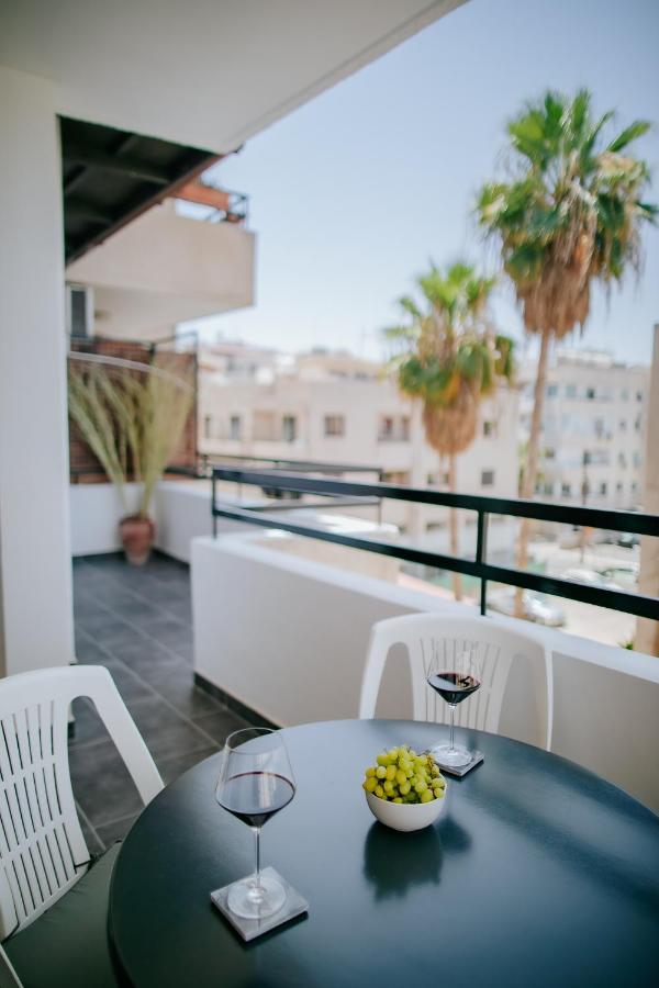 Lazaros Centre Apartment ลาร์นาคา ภายนอก รูปภาพ