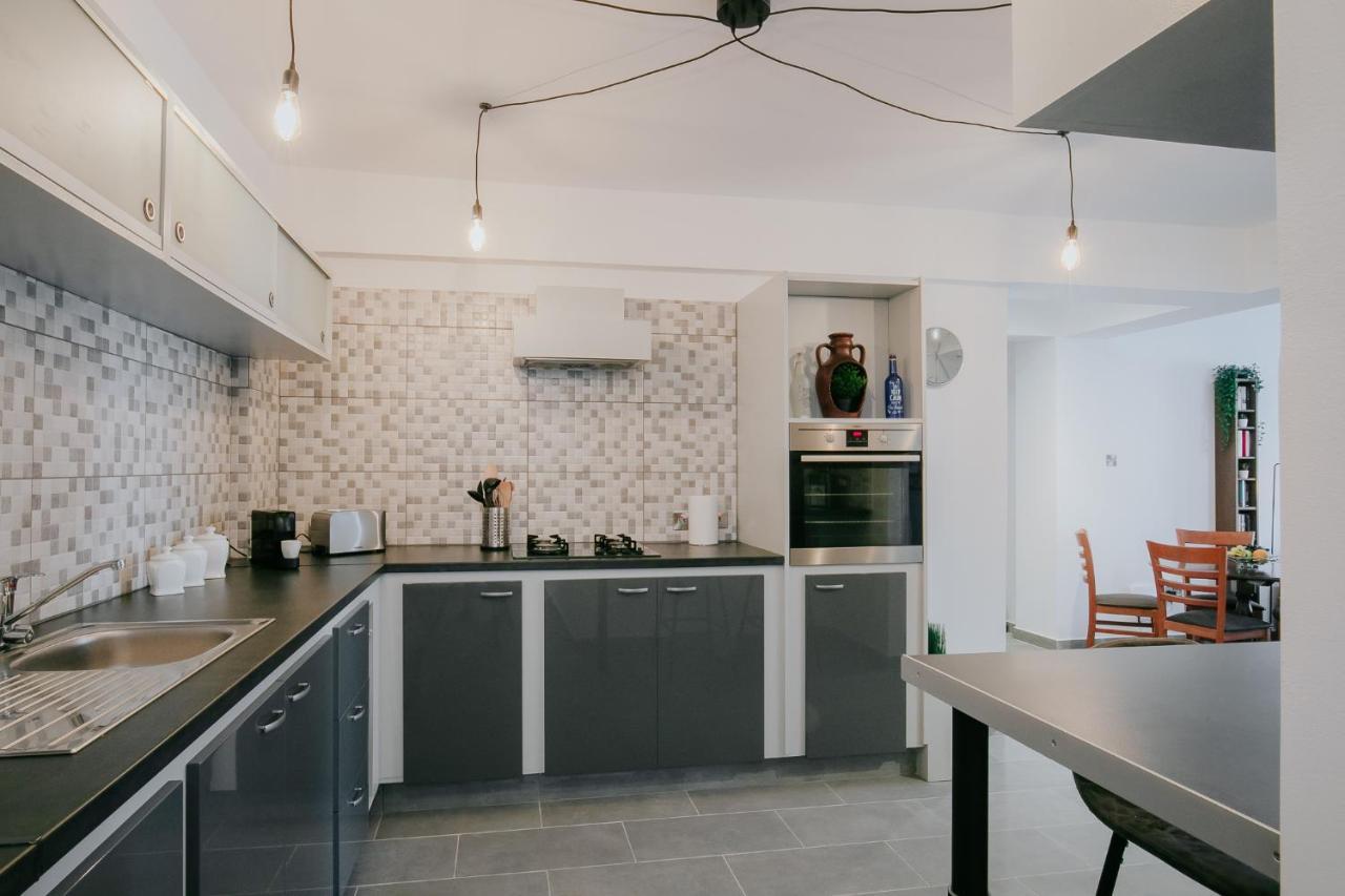 Lazaros Centre Apartment ลาร์นาคา ภายนอก รูปภาพ
