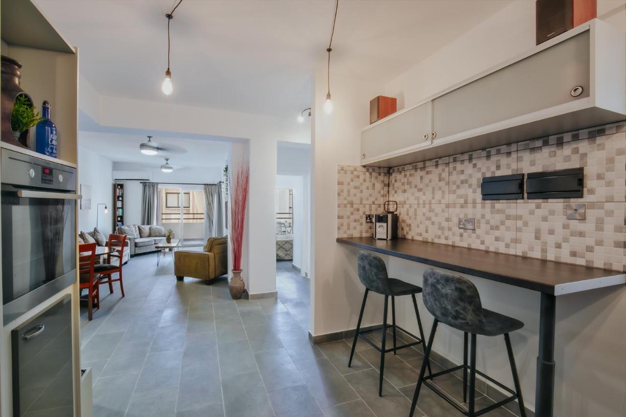 Lazaros Centre Apartment ลาร์นาคา ภายนอก รูปภาพ