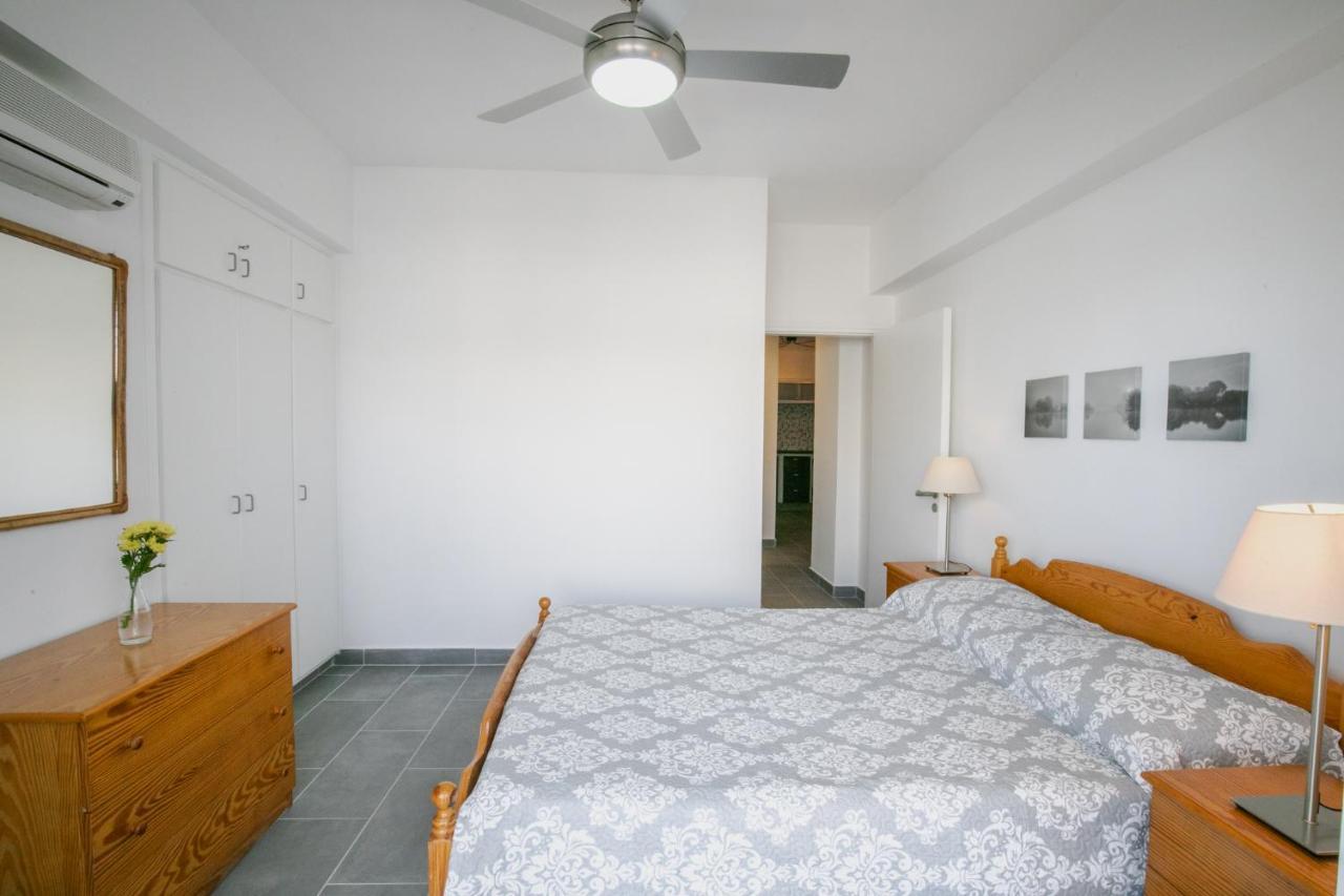 Lazaros Centre Apartment ลาร์นาคา ภายนอก รูปภาพ