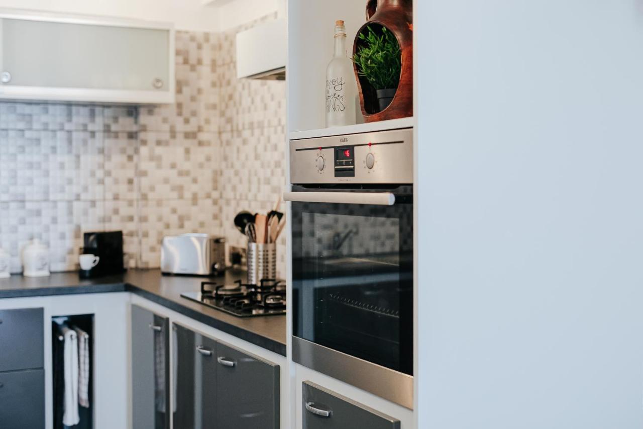 Lazaros Centre Apartment ลาร์นาคา ภายนอก รูปภาพ